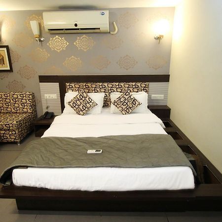 Oyo 4161 Hotel Shailly Inn Ahmedabad Esterno foto
