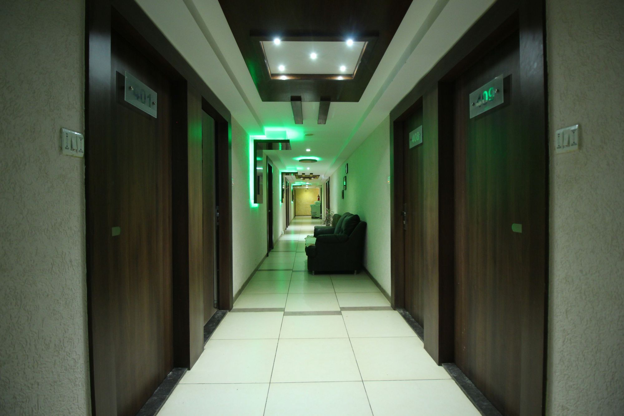 Oyo 4161 Hotel Shailly Inn Ahmedabad Esterno foto