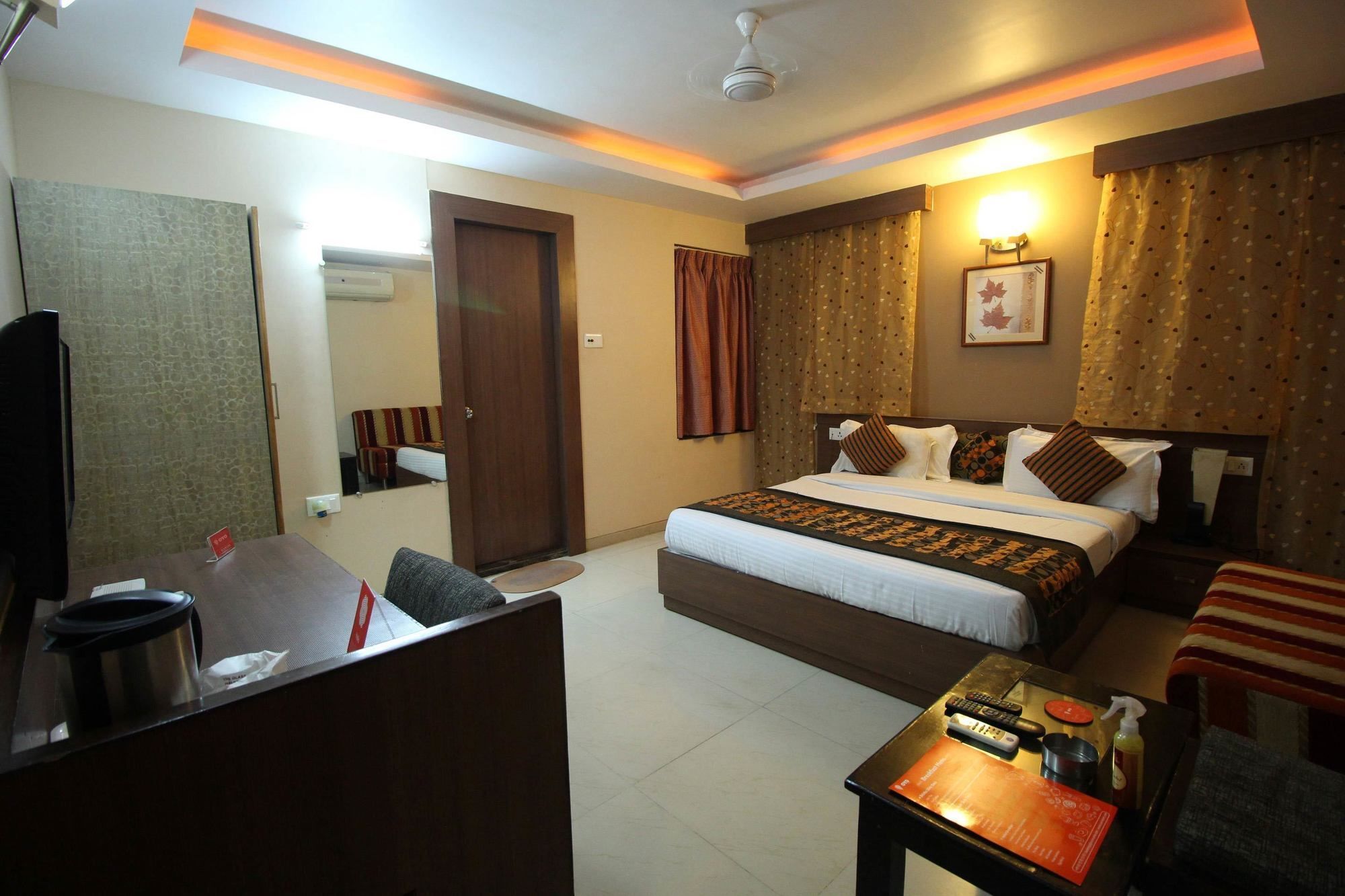 Oyo 4161 Hotel Shailly Inn Ahmedabad Esterno foto