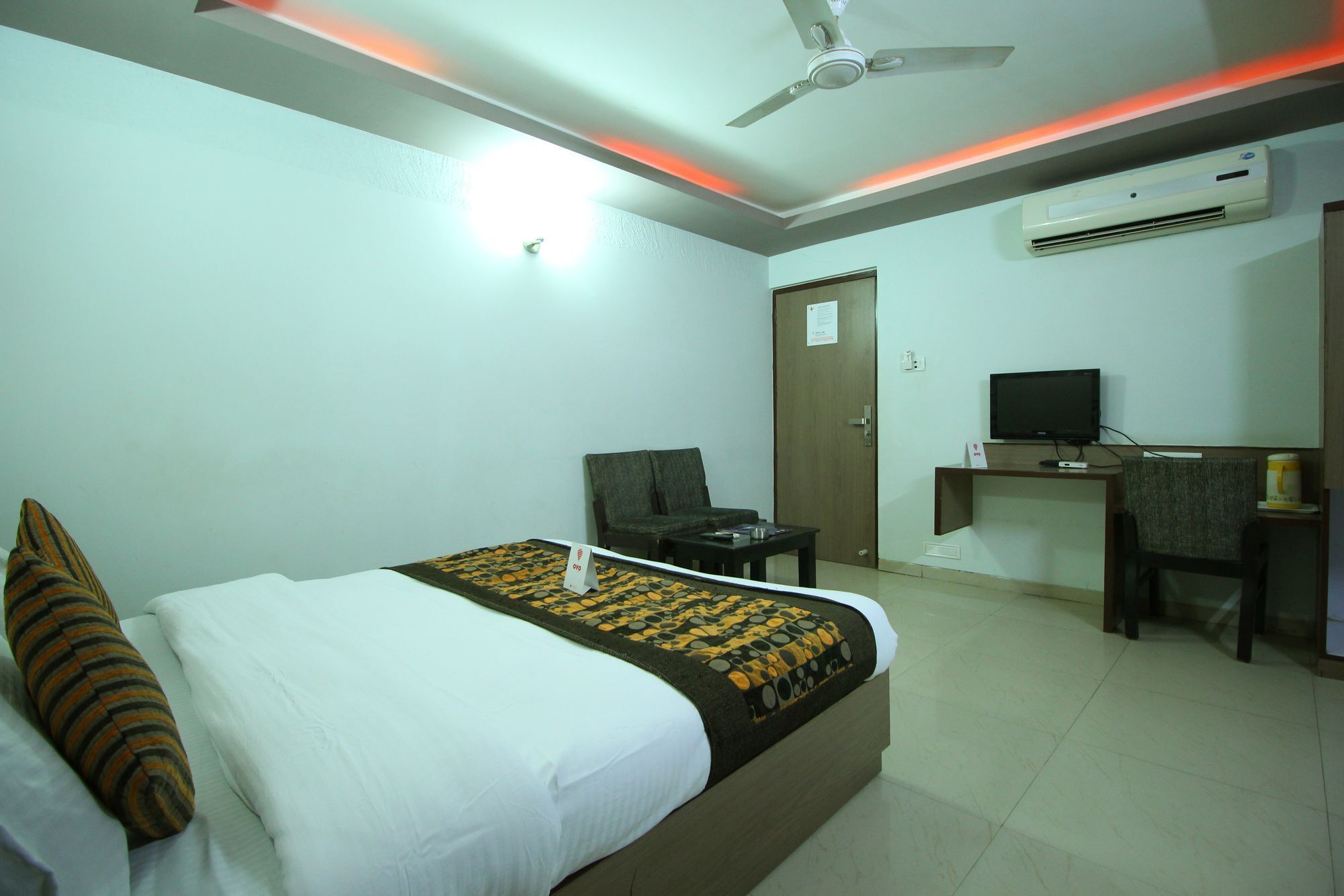 Oyo 4161 Hotel Shailly Inn Ahmedabad Esterno foto